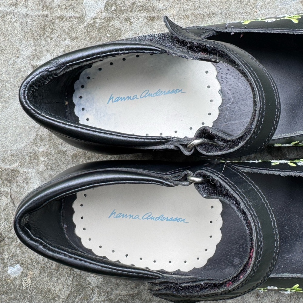 Hanna Andersson Black Leather Floral design Clogs Women’s Size 38 - Picture 5 of 12